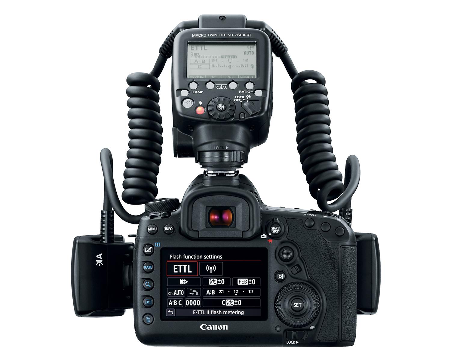 Canon Macro Twin-Lite MT-26EX-RT Flash installé sur le Canon EOS 5D Mark IV DSLR