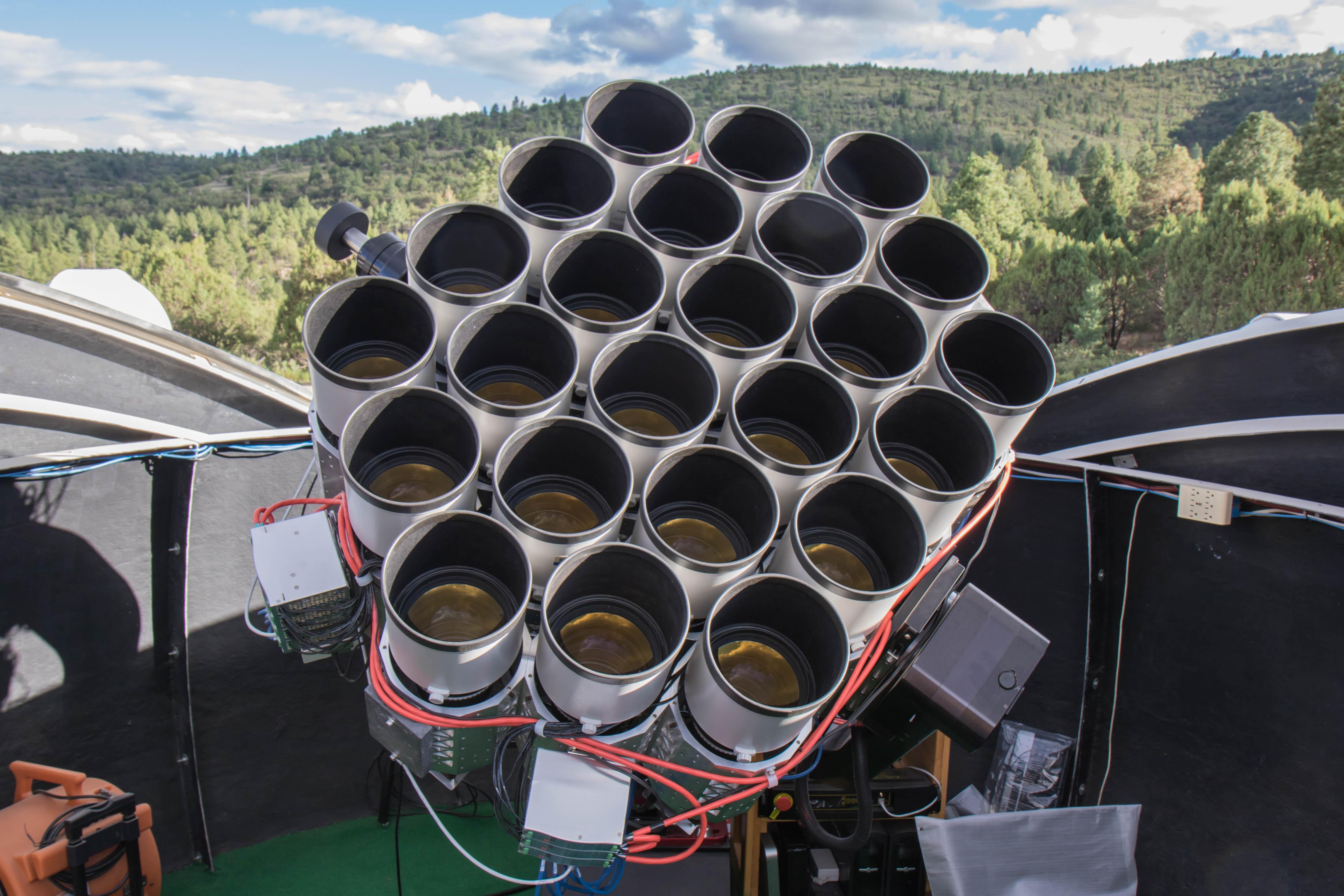 Dragonfly Telephoto Array installed in New Mexico